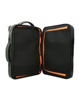 Mochila maletín de diseño versátil en color verde oscuro, confeccionada en poliéster reciclado repelente al agua. Cuenta con tres compartimentos principales con cierre, espacio interior para laptop de 15 pulgadas, múltiples bolsillos frontales con cierre, asa lateral para uso como maletín, correas ajustables y panel trasero acolchado.
