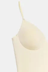 Top de estilo corset con escote corazón, confeccionado en mezcla de poliamida, con tirantes finos ajustables.