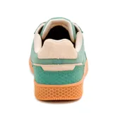Championes Caterpillar modelo Pause Retro, de diseño urbano con combinación de lona y gamuza en tonos verde y beige. Presenta suela de goma color caramelo con textura hexagonal y cierre mediante cordones.