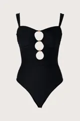 Traje de baño entero negro con escote bandeau, breteles ajustables, cortes circulares con cuentas al centro y recogidos laterales.