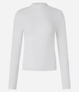 Blusa de manga larga confeccionada en punto ligero con textura diferenciada. Presenta un diseño ajustado al cuerpo y cuello alto.