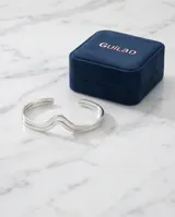 Pulsera esclava abierta de plata 925, con diseño ondulado en forma de V.