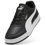 Championes Puma modelo Caven III, de diseño urbano con capellada de cuero sintético negro y la característica franja lateral en blanco. Presentan perforaciones en la puntera para mayor ventilación, suela de goma blanca con relieve y cierre de cordones al tono.