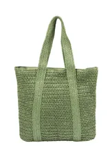 Bolso tipo tote de paja tejida en color natural, con asas trenzadas. Presenta un detalle colgante decorativo con borla y cuentas de madera.