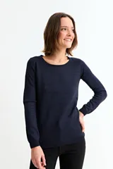 Sweater de punto con acabado metalizado, cuello redondo, manga larga y puños acanalados.