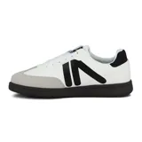 Championes urbanos Austral modelo Boreal para mujer, en color blanco con detalles en negro y puntera gris de gamuza, con suela oscura de goma.
