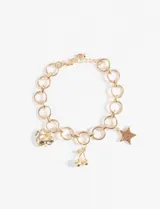 Pulsera plateada de eslabones grandes con cierre de mosquetón y cadena de alargue. Incluye dijes colgantes de corazón, cerezas y estrella con strass rosa.