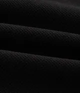 Pantalon de jogging Get Over de corte slim color negro, confeccionado en poliester con textura y recortes estructurales. Cuenta con cintura elastizada con cordon de ajuste y bolsillos laterales.