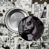 Pin metálico redondo con la imagen de Light Yagami del anime Death Note.