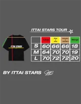 Remera rosa de corte holgado con estampado frontal que incluye el texto "Ittai Stars Ibiza".