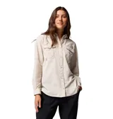 Camisa de manga larga Columbia, diseñada para actividades al aire libre y pesca. Presenta un diseño funcional con múltiples bolsillos frontales, ventilación en la espalda, mangas enrollables con ajuste de botón y presillas utilitarias. Confeccionada en tela técnica de secado rápido con protección solar UPF 50.