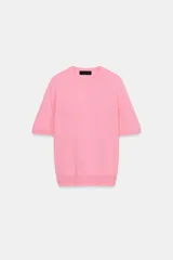Jersey de punto de lana con cuello redondo y manga corta, de diseño básico y corte recto.