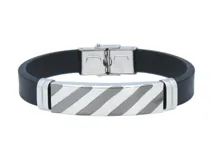 Pulsera de goma negra con apliques de acero inoxidable plateado.