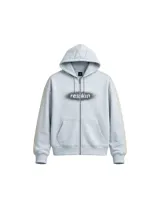 Campera de jogging celeste con cierre frontal, capucha con detalle en relieve, bolsillos tipo canguro y estampado central con efecto spray.