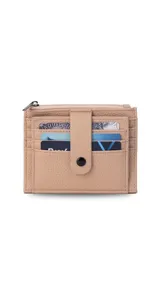 Tarjetero color verde agua con presilla frontal y múltiples ranuras para tarjetas. Incluye un bolsillo con cierre para monedas o billetes.