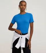 Blusa basica Cortelle de viscosa azul, con escote redondo y manga corta, de diseño liso y ajuste al cuerpo.