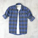 Camisa de manga larga a cuadros azules, grises y beige, de algodón peinado.