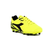 Championes de fútbol Diadora Tifosi Md T, color amarillo flúor con detalles en negro.