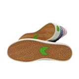 Championes urbanos de lona color celeste con detalles en rosa y logo en blanco.