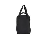 Mochila Adidas de diseño minimalista en color negro, confeccionada en poliamida reciclada. Cuenta con un compartimento principal con cierre, un bolsillo delantero adicional, asas superiores y correas ajustables para los hombros. Presenta el logo de la marca grabado en tono sobre tono en la parte inferior.