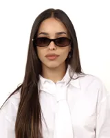 Lentes de sol negros con marco ovalado, cristales polarizados y protección UV400.