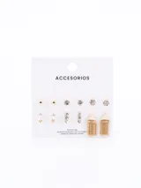 Set de seis pares de caravanas doradas con diversos diseños, incluyendo esferas lisas, cristales individuales, flores con strass, gotas con cristal, barras con strass y triángulos con flecos de cadena.