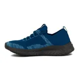 Championes deportivos Diadora modelo Tindari, color azul con tejido de punto jaspeado y logo blanco en el lateral. Suela gruesa y texturizada de color gris oscuro.