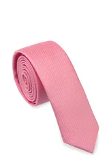 Corbatín color salmón de 5 cm de ancho.