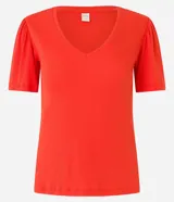 Blusa en viscosa acanalada color naranja, con escote en V, mangas cortas y detalle de pliegues en los hombros. Marca Marfinno.
