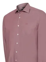 Camisa de manga larga RKF modelo Woolsolid, color vino, con cuello italiano, cierre frontal con botones y bolsillo en el pecho con logo bordado.