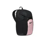 Mochila deportiva Nike Academy Team color negro con panel frontal estampado en tonos rosado y blanco con diseño geométrico y logo de la marca. Cuenta con compartimento principal con cierre, tecnología Storm-FIT para protección contra la lluvia y diseño ergonómico.
