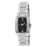 Reloj análogo Casio con caja rectangular plateada y esfera negra. Presenta marcadores de hora en forma de línea y dos cristales decorativos en las posiciones de las 12 y las 6. Pulsera de eslabones de acero inoxidable plateado.