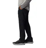 Pantalón cargo Columbia Silver Ridge Utility de color negro, confeccionado con tecnología Omni-Shade y Omni-Wick, de corte recto y múltiples bolsillos.