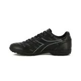Championes de fútbol Diadora Goal TF T, color negro con detalles en gris.