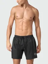 Short de baño negro de poliéster con cintura elástica ajustable con cordón, bolsillos laterales y logo hexagonal de la marca en el muslo.