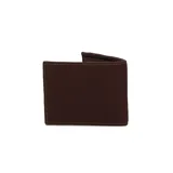 Billetera de cuero para hombre, color negro con interior marrón y detalle frontal en cuero color tostado con el logo de la marca.