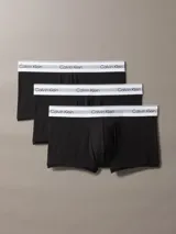 Pack de tres boxers tipo trunk de Calvin Klein, confeccionados en tejido modal elástico con malla perforada transpirable. Presentan cintura baja con elástico distintivo de la marca con logo repetitivo.
