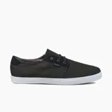 Zapatillas Reef color negro con cordones y suela blanca.