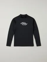 Remera de manga larga negra con protección UV.