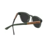 Lentes de sol con montura cuadrada color verde y lentes marrones.