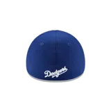 Gorra New Era azul con el logo de Los Angeles Dodgers bordado en blanco en el frente.