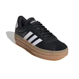 Championes Adidas VL Court Bold de mujer, color negro con las clásicas tres tiras en blanco y suela de plataforma de goma en tono tostado.