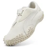 Championes Puma Mostro OG Prime, color blanco hueso con suela texturizada.