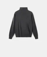 Jersey de punto gris oscuro con cuello alto y mangas largas, de diseño clásico y cómodo.