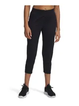 Pantalón capri negro de calce holgado, con cintura elástica y tejido suave que absorbe el sudor.