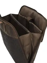 Cartera tipo tote bag marca RKF, confeccionada en cuero 100% natural color marrón con diseño grabado de hojas y ramas en relieve. Cuenta con doble asa de hombro del mismo material, cierre superior y un discreto logotipo grabado en la parte frontal.