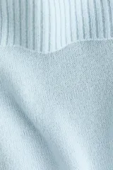 Pantalón de yoga de punto suave, con diseño de piernas levemente acampanadas y cintura estándar con panel ancho doblado en punto acanalado.