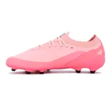 Championes de fútbol Diadora modelo Drop MD, color rosa con detalles en negro. Presentan un diseño con tecnología de tejido en el empeine y suela con tapones para terreno firme.