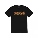 Remera negra de manga corta con estampa frontal con la frase "Stay Gold Motherfucker" en letras doradas con efecto 3D.