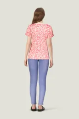 Pantalón de jean chupín color celeste claro.